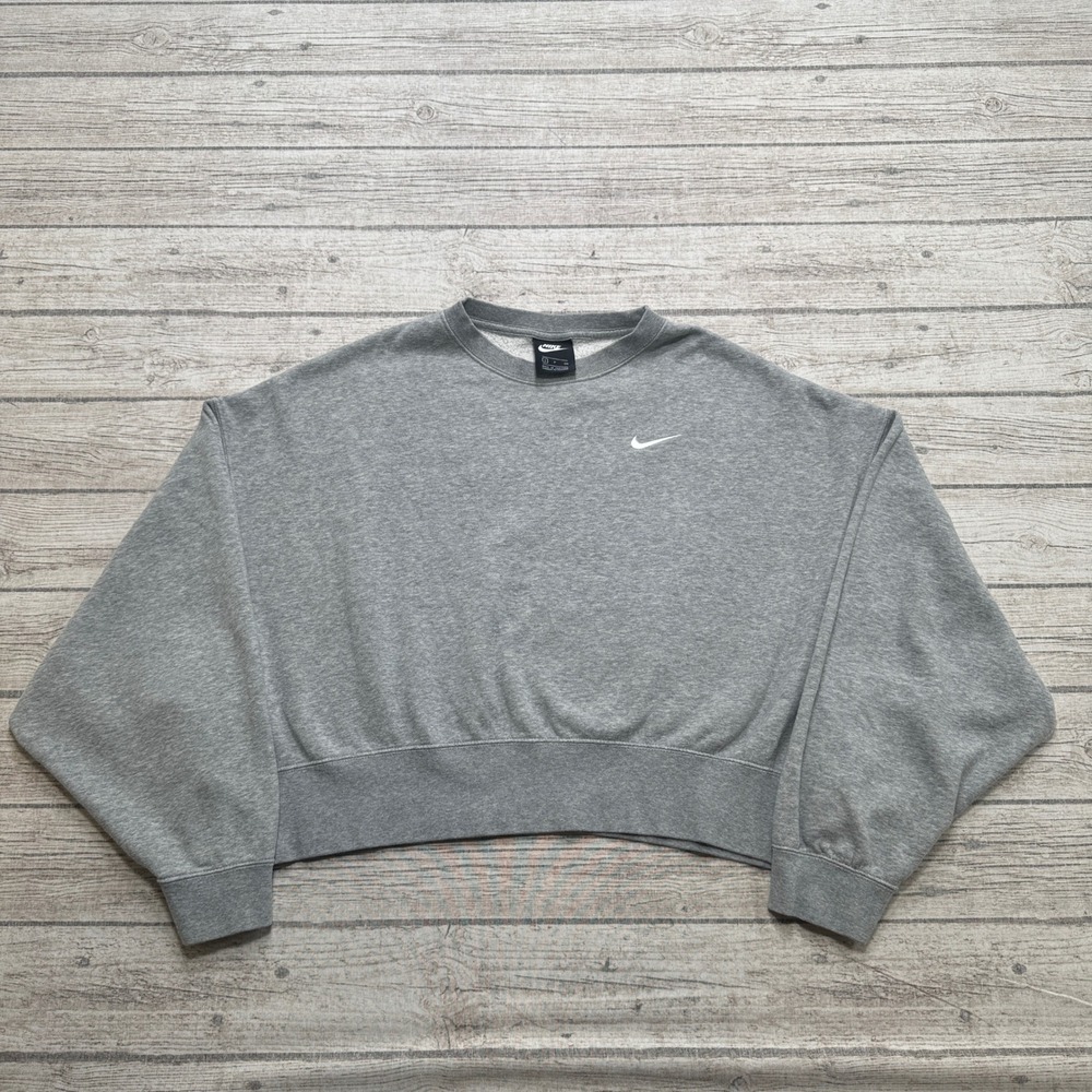 Nike Sweatshirt Women's Small Gray Cropped Fleece Boxy Fit Pullover Sportswear
